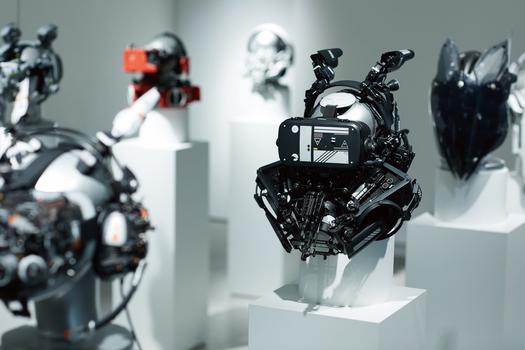 「Ikeuchi Hiroto Exhibition」展出许多池内启人设计的面具系列，灵感来自他小时候最喜欢的钢弹，还有星际大战、机兽战记等