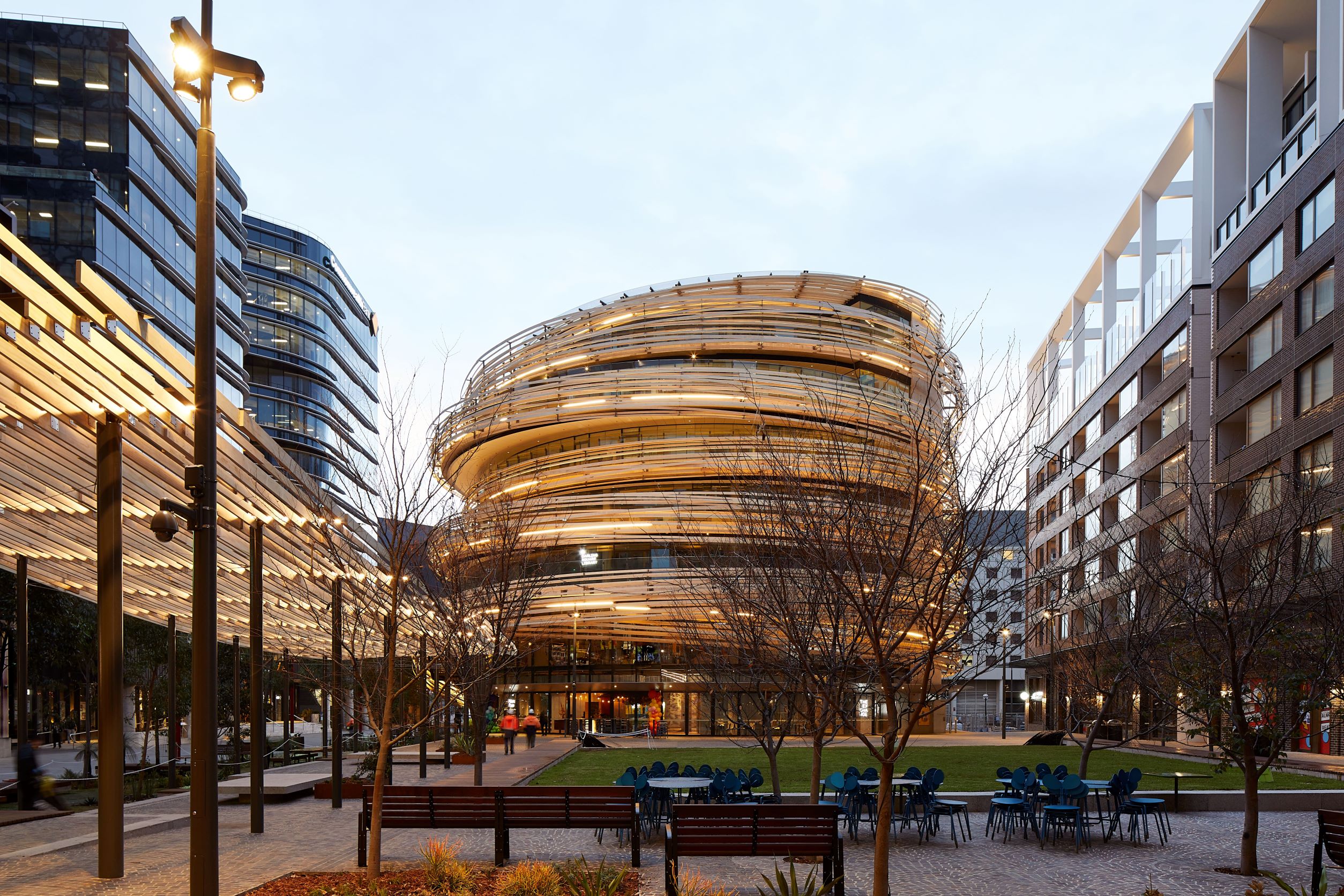 GEOMETRIC. ARCHITECTURE: THE EXCHANGE, SYDNEY 几何建筑之美 - 木质缎带打造都会鸟巢