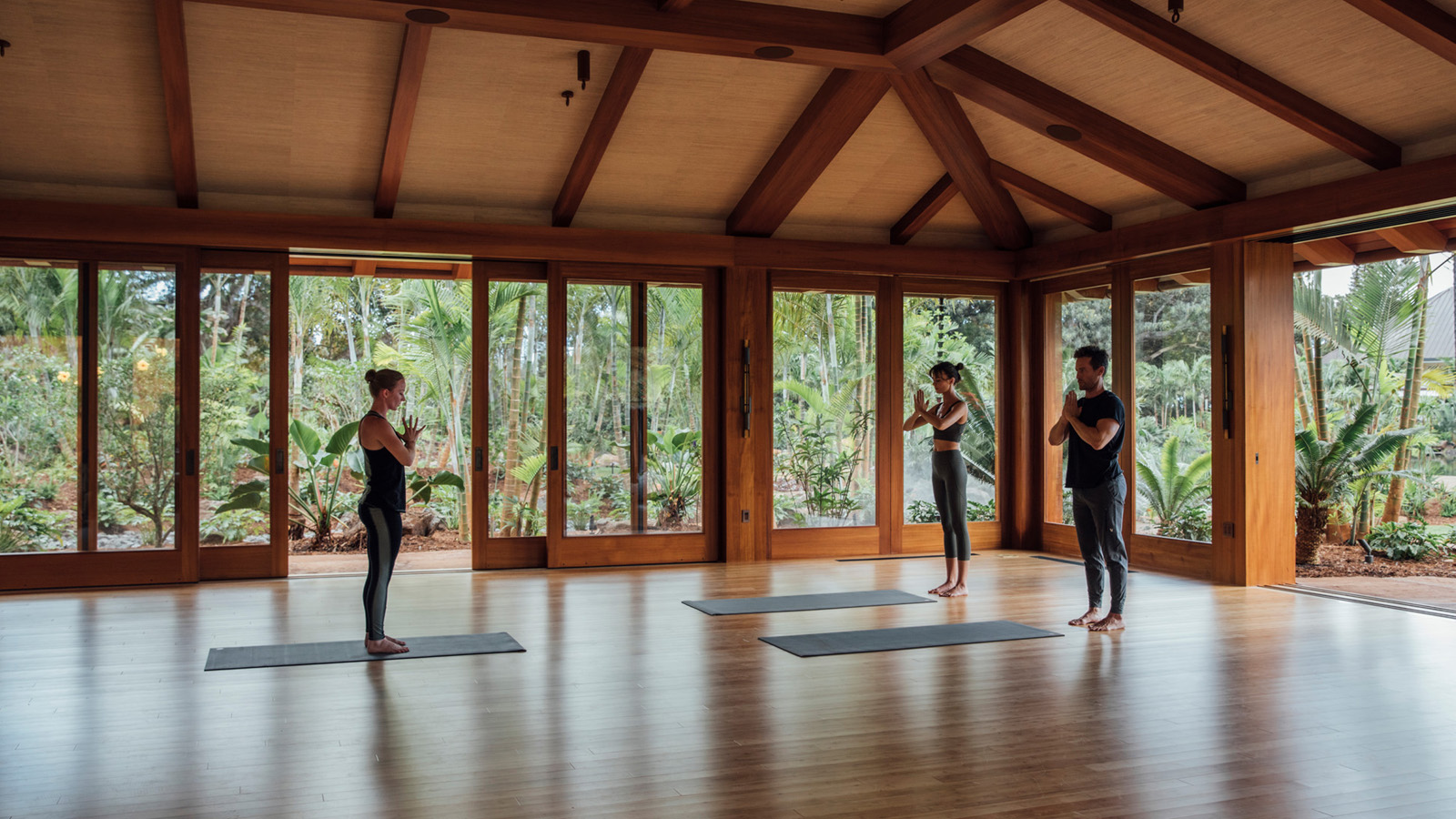 Sensei Lanai 提供有一系列瑜珈、静坐、健身课程，一步步引领游客平衡身心、找回健康。