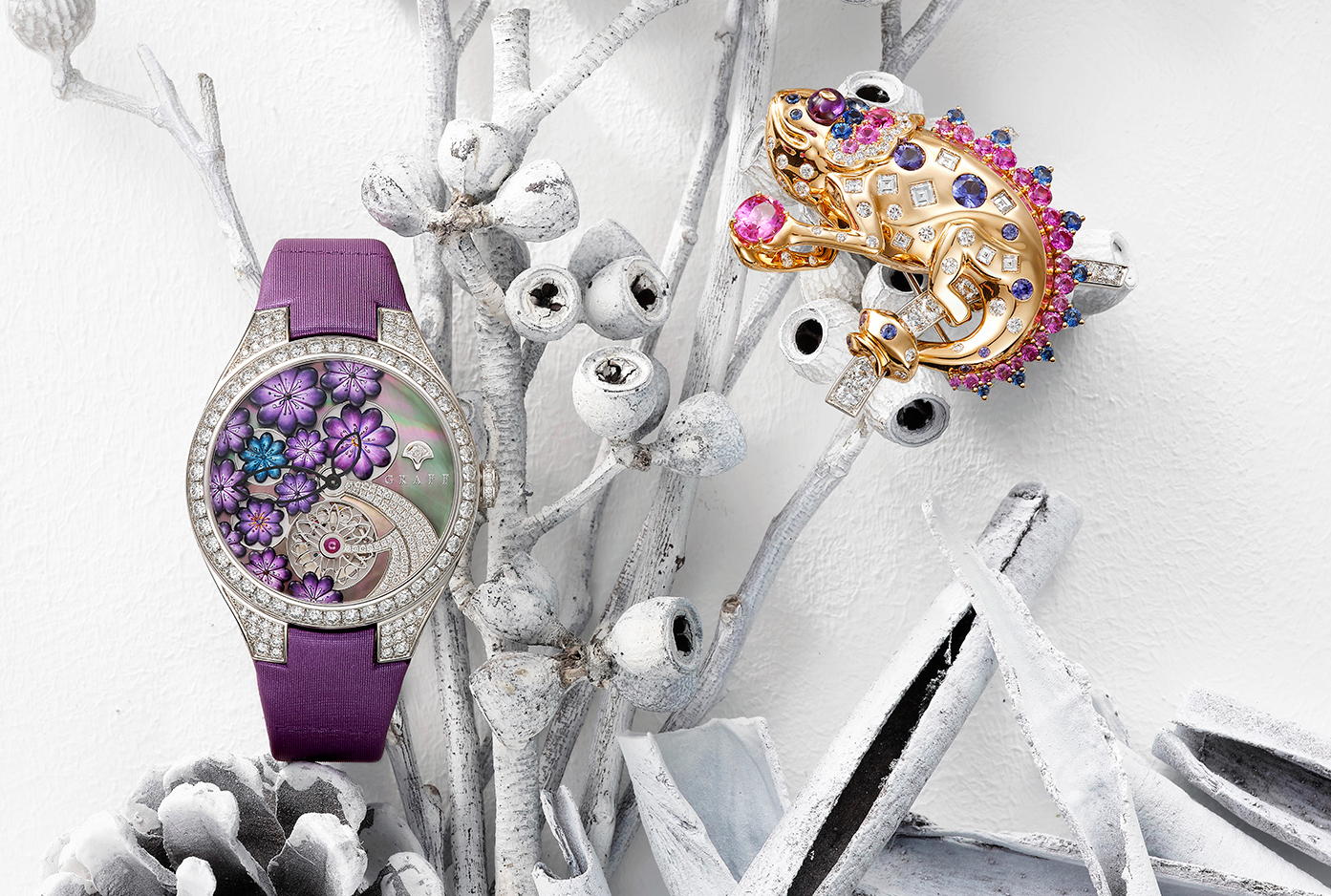 Graff Floral 钻石腕表。 Van Cleef & Arpels Chameleons 玫瑰金与白 K 金彩色宝石和钻石胸针。