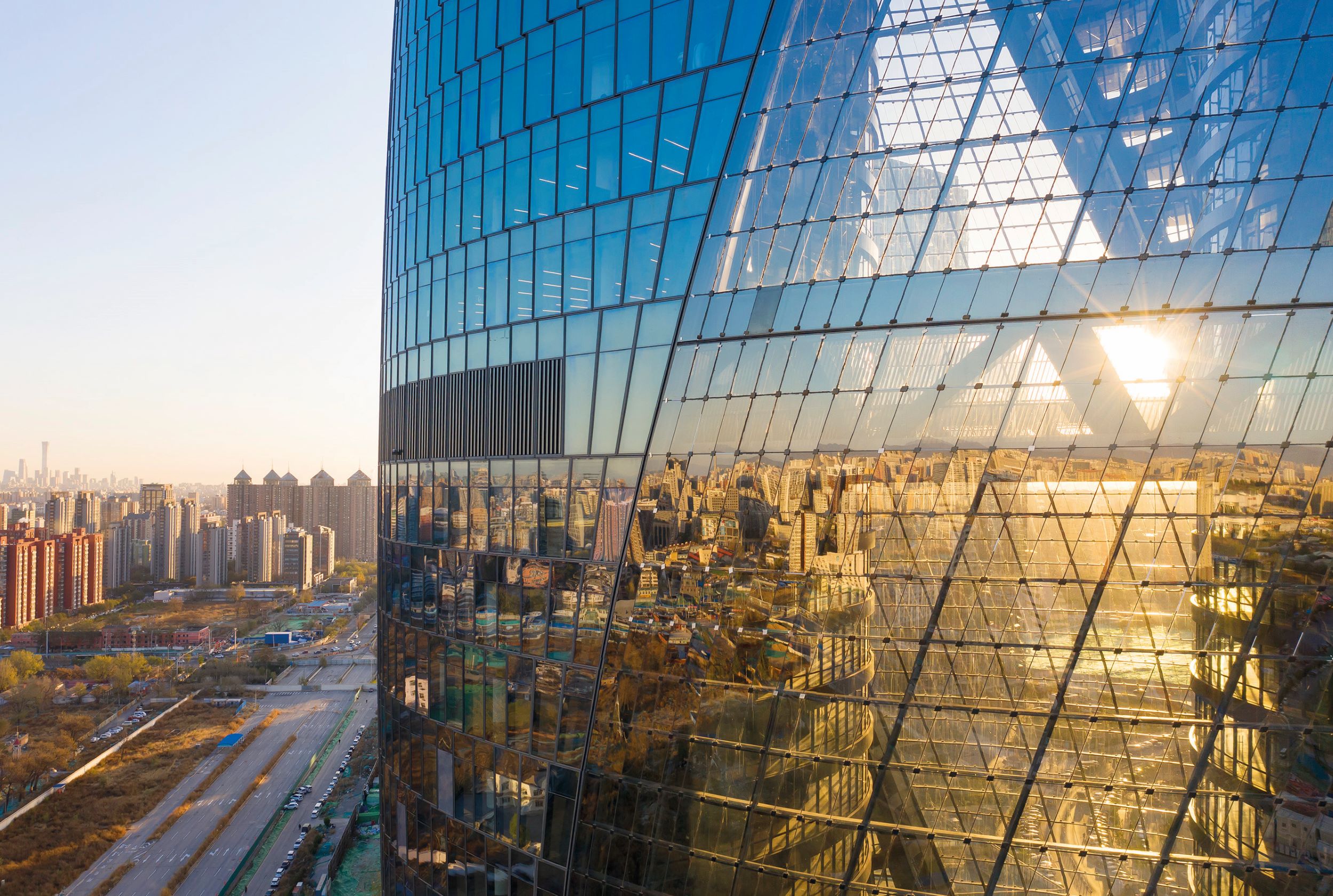 LEEZA SOHO 全球最高中庭建筑