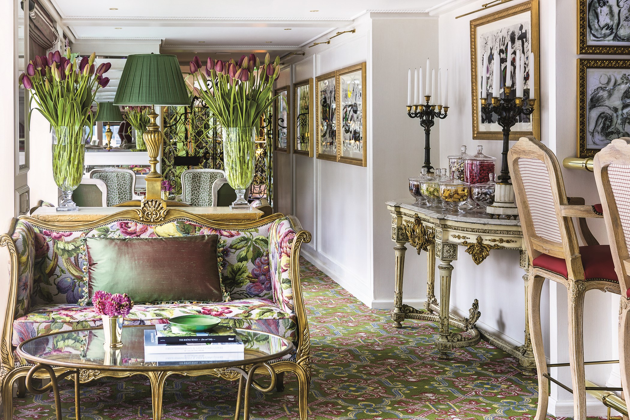 展现维多利亚时代风情的 LOUNGE 空间。