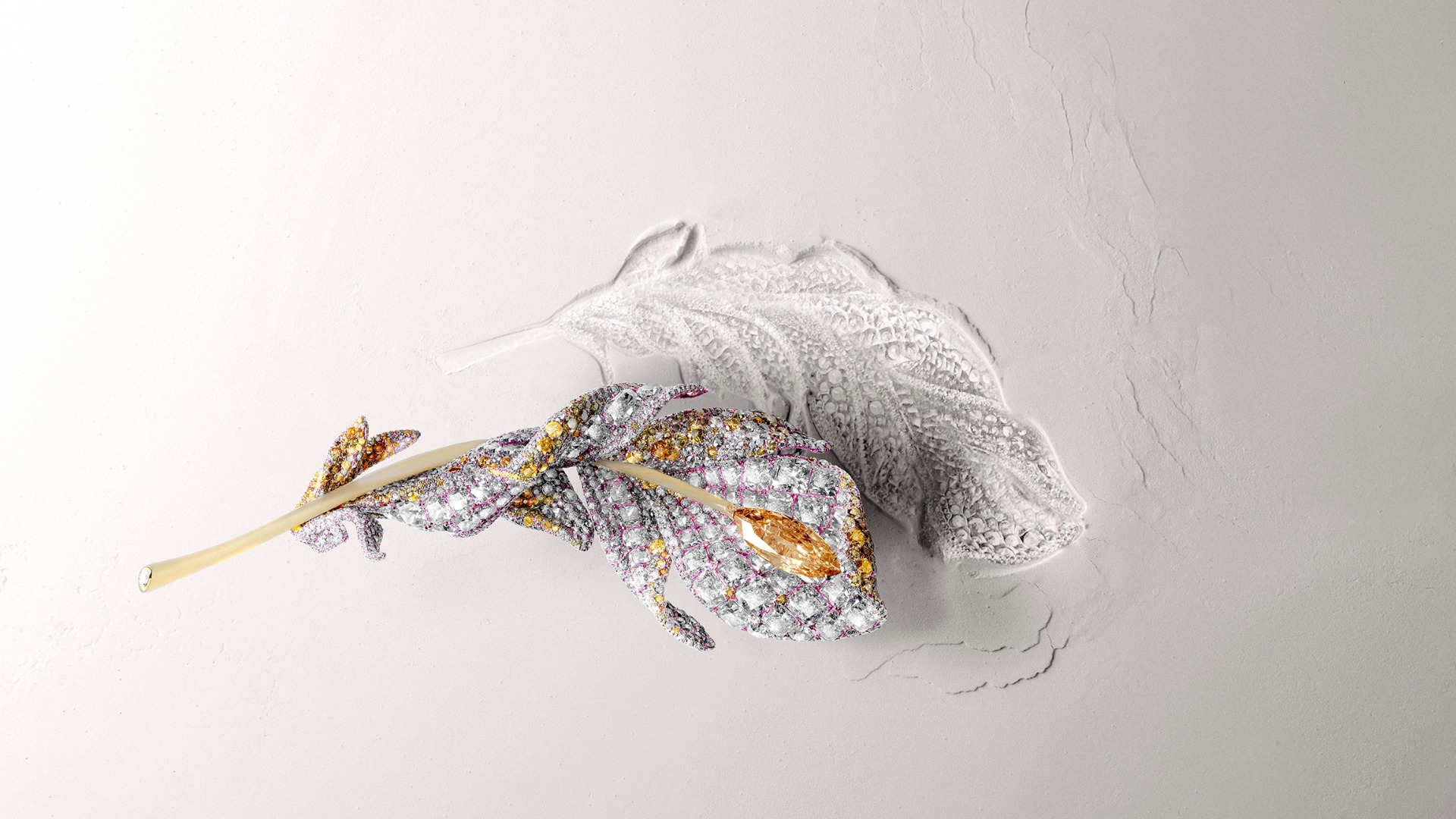 雕刻時光的光與形：年度藝術珠寶新篇章