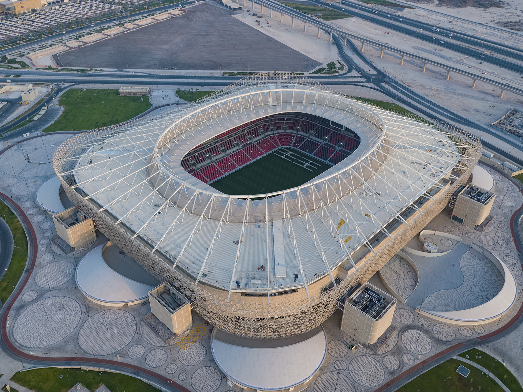 NEW STADIUM, NEW ERA：Ahmad Bin Ali Stadium 新運動時代 - 形似沙漠帳篷的體育場