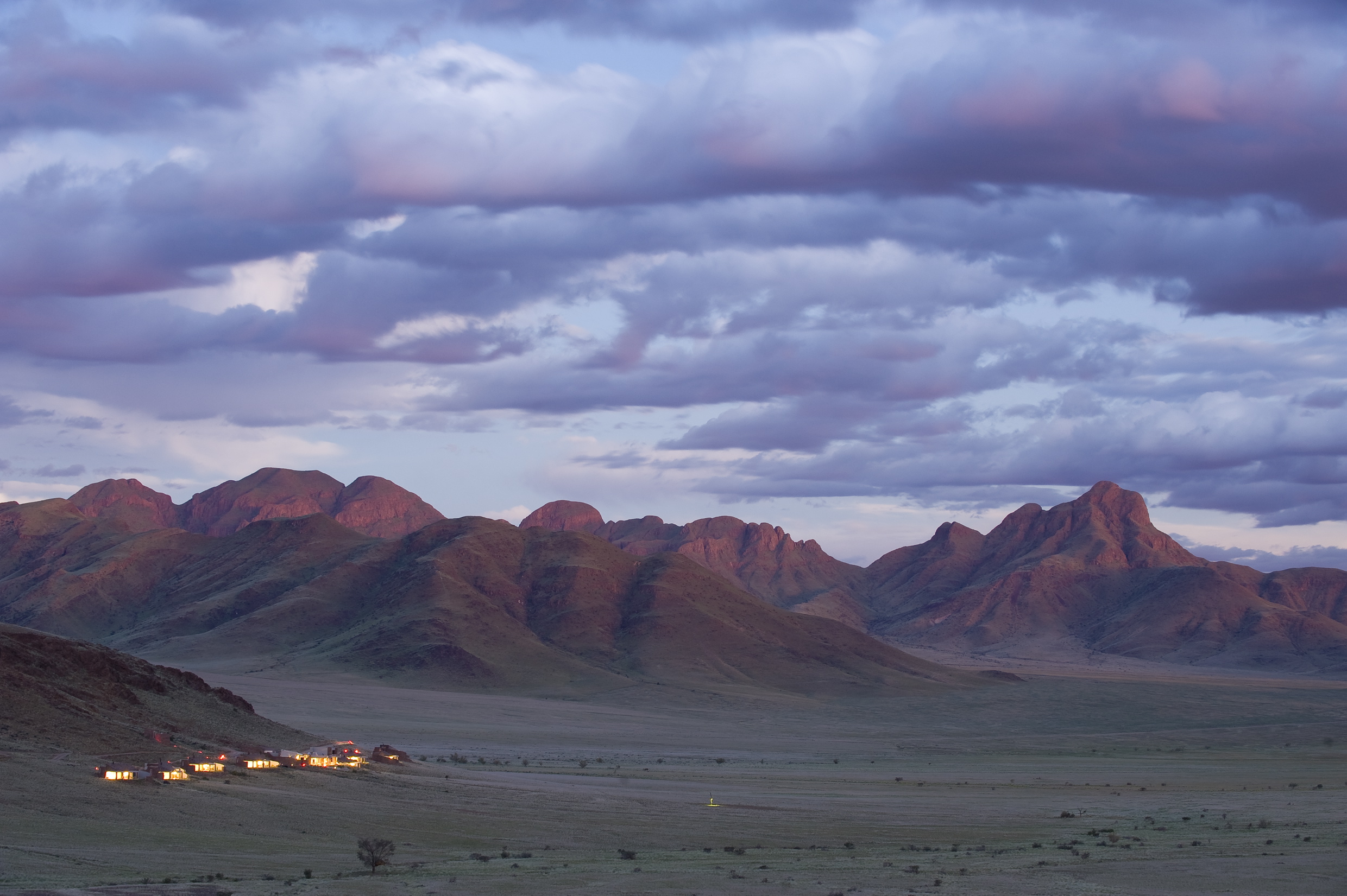 &Beyond Sossusvlei Desert Lodge 遗世独立于辽阔的古老旷野间。