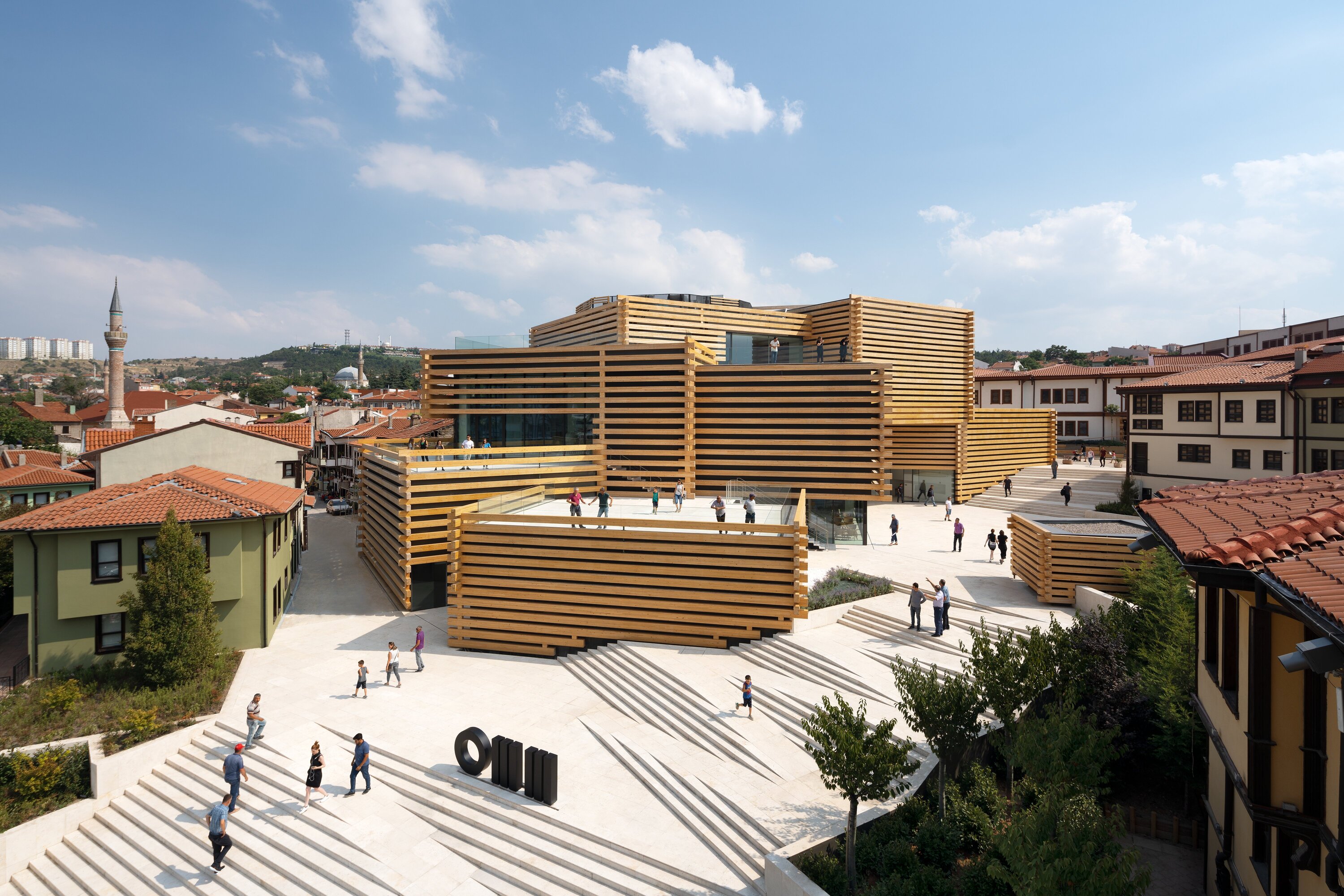 MARRY TRADITIONAL MATERIALS WITH MODERN FORMS: ODUNPAZARI MODERN MUSEUM 傳統建材x 摩登應用 - 木箱建築呼應鄂圖曼文化