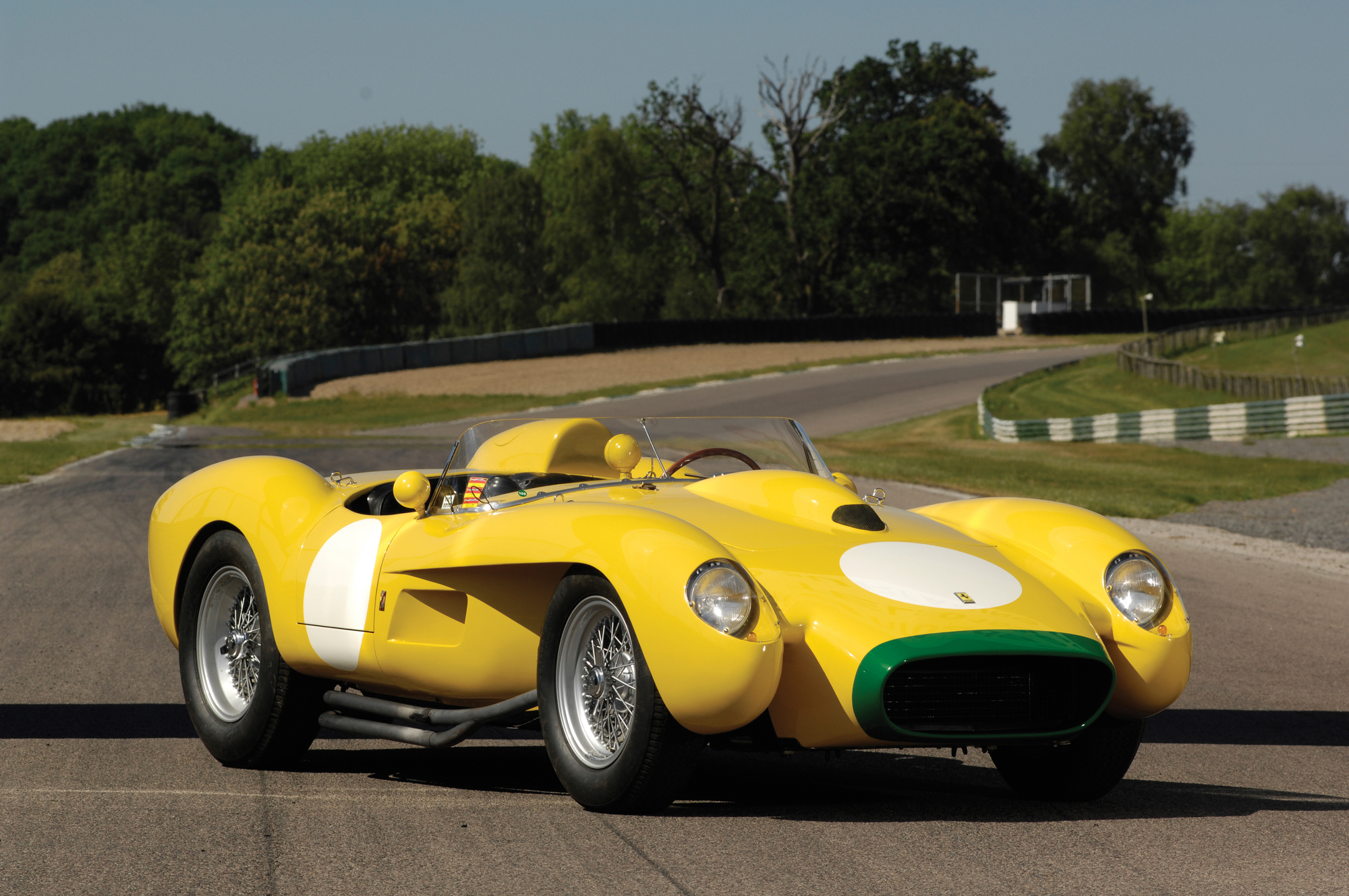 每部 Testa Rossa 都是以手工方式依照需求打造，因此細節各不相同。