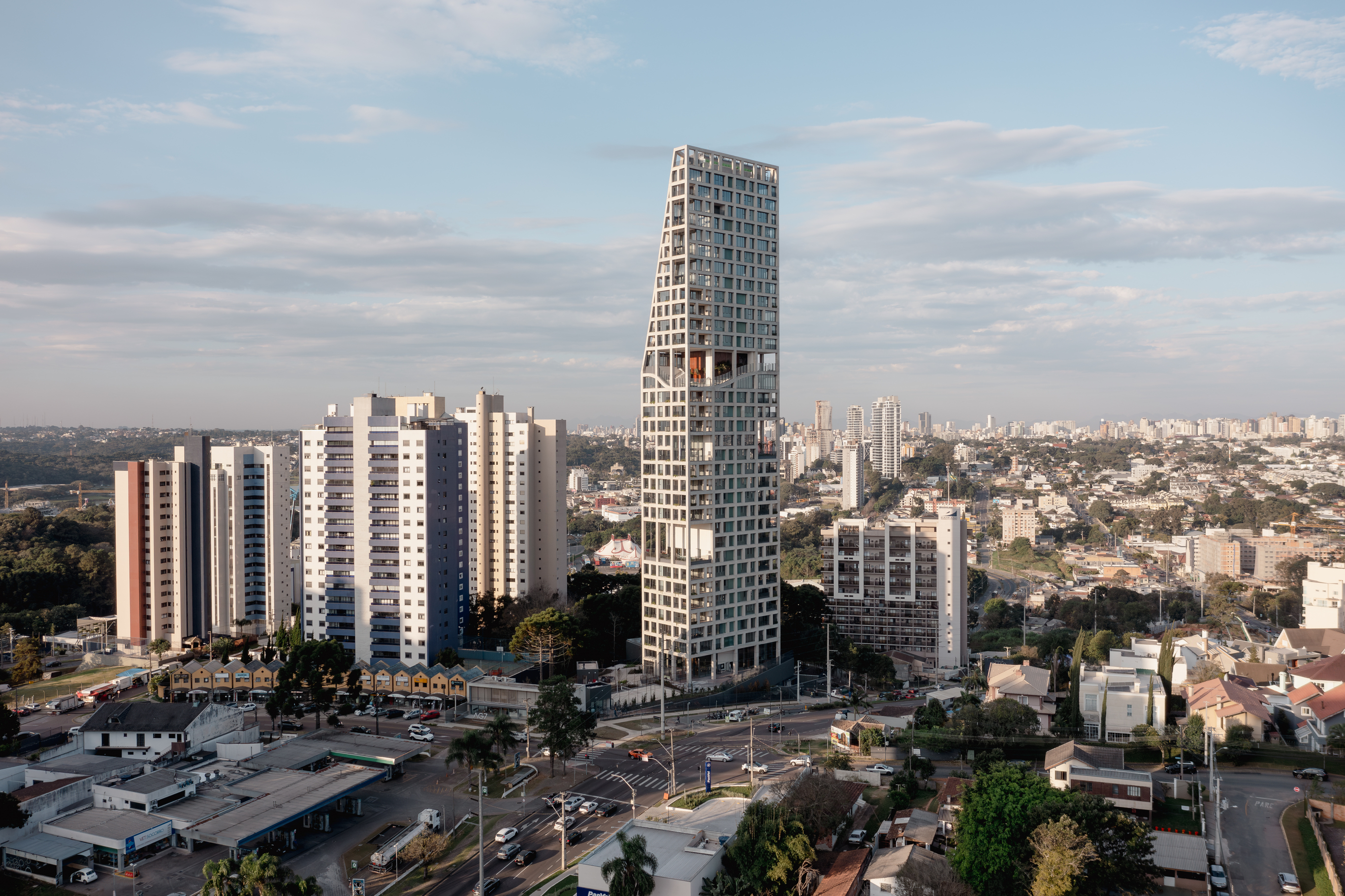 Reimagining the Future of Living：AGE 360 Building 住宅想像力 - 如編織網格的建築肌理