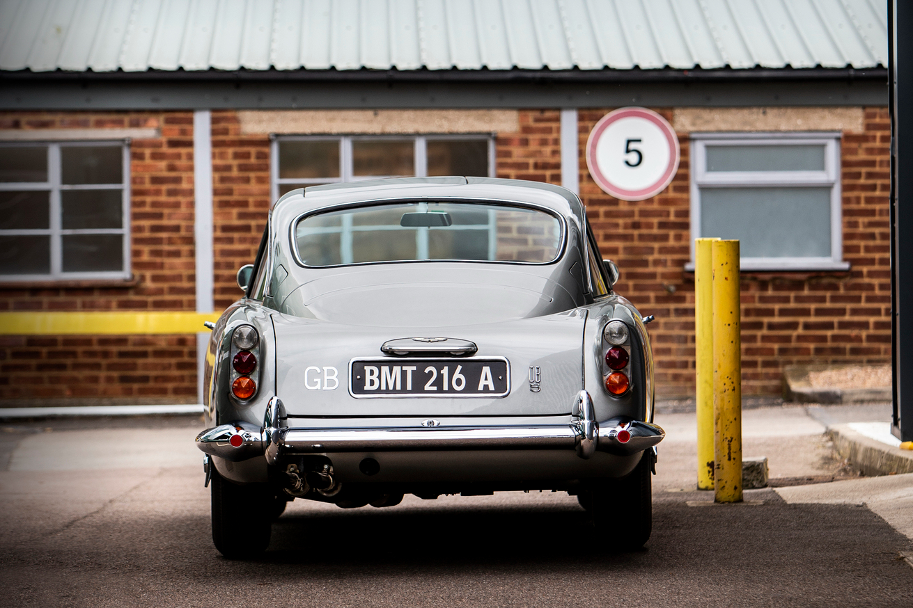 Aston Martin DB5 的生产时程短，数目也珍稀，相当受到藏家喜爱。