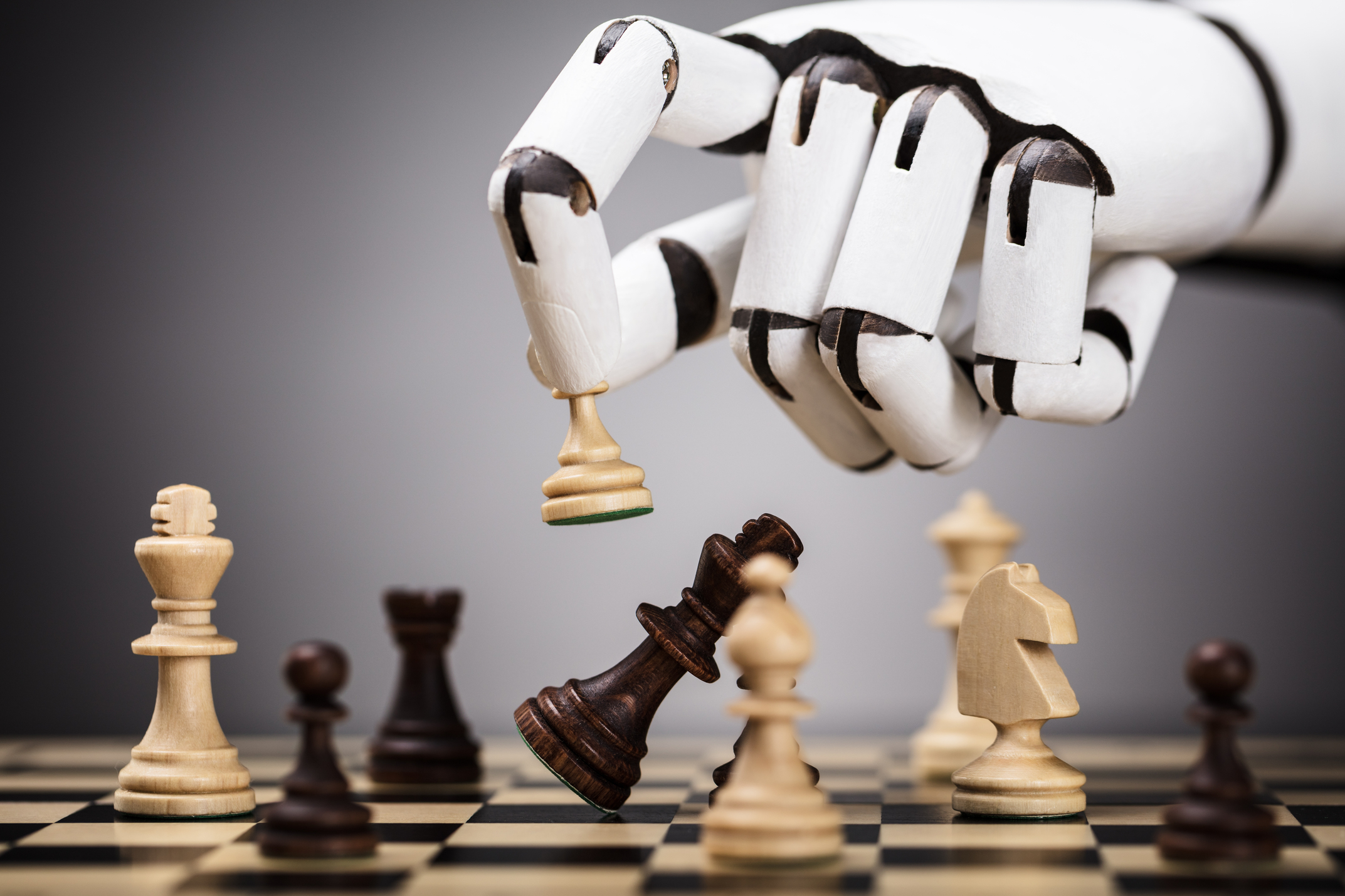 AI The Game Changer:  Risks and Opportunities of Artificial Intelligence In Finance 革命性的人工智慧: 金融业的危与机？