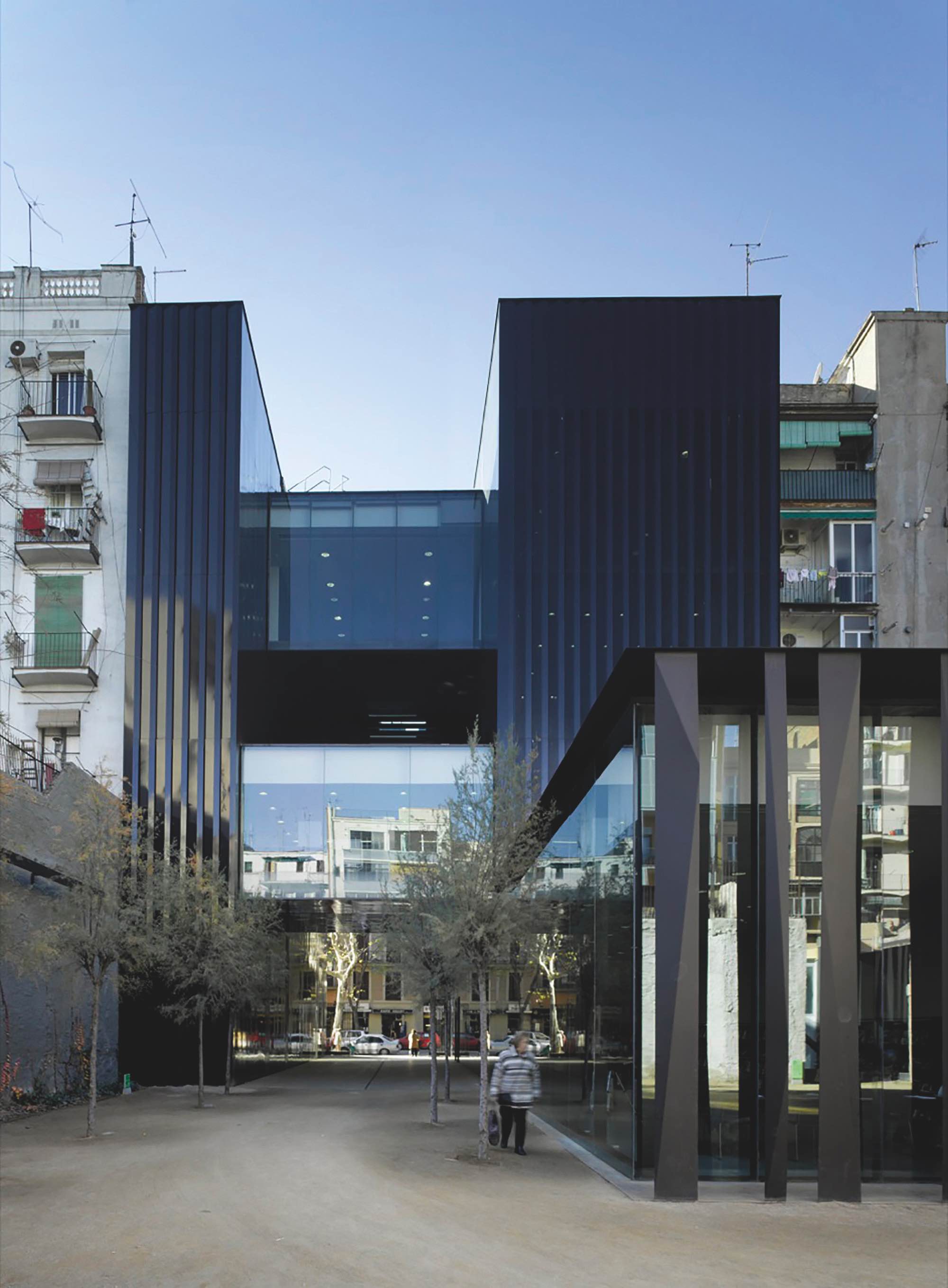 TOP 10 LIBRARIES OF THE YEAR: Sant Antoni-Joan Oliver 全球风格图书馆 - 一座微型城市