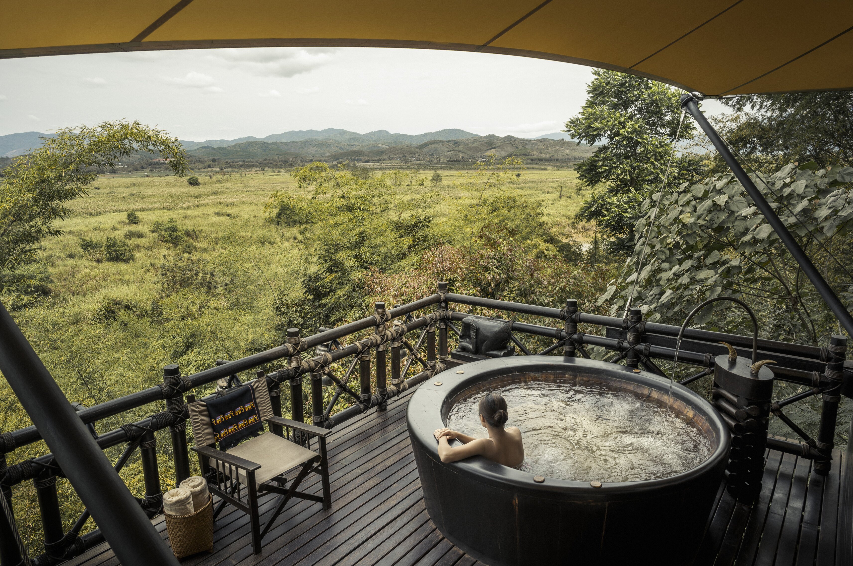DISCOVER UNUSUAL PLACES TO STAY: Four Seasons Tented Camp Golden 創意旅宿 - 叢林裡的野奢帳篷