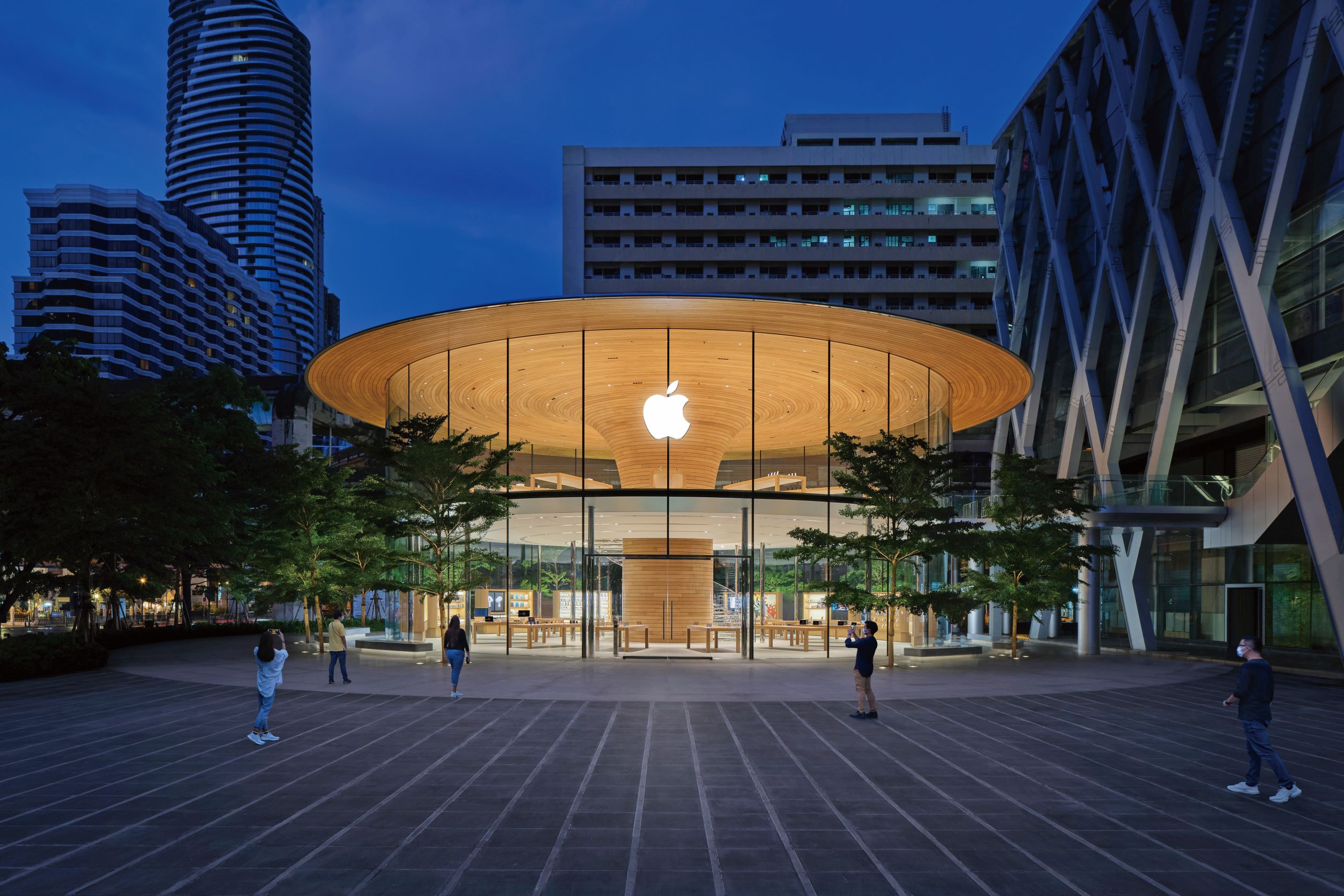 PENETRATING AESTHETIC: APPLE CENTRAL WORLD, BANGKOK 透視建築 - 雕塑般的自然感建築