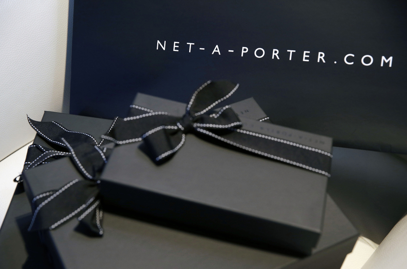 在 2000 年由英国时尚编辑 Natalie Massenet 创立的 Net-A-Porter，一开始就瞄准高端客户，提供等同实体店的加乘服务，根据本人描述，她希望消费者每次来到这里购物都像「收到一份礼物」。