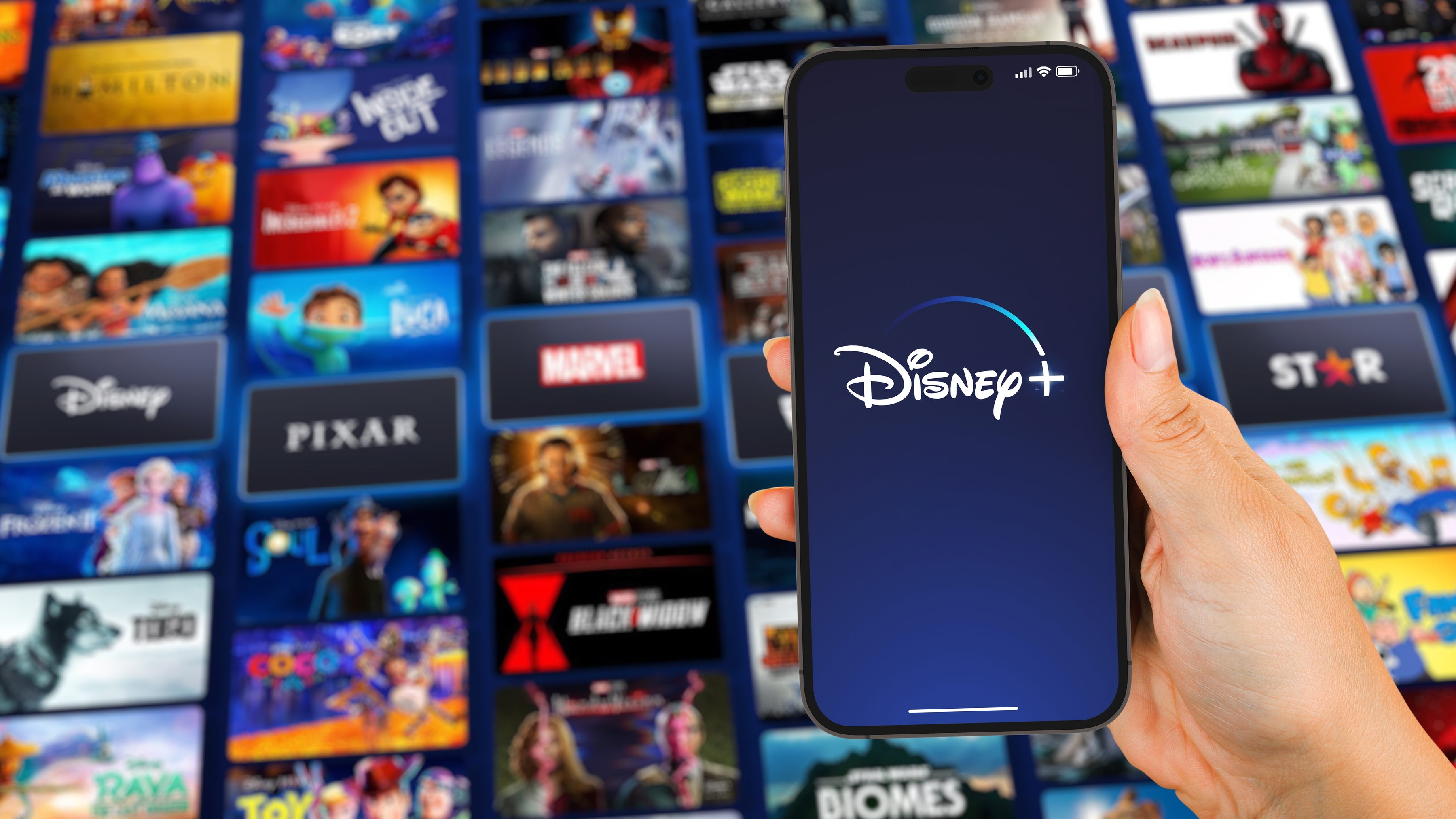 Disney+ 在新冠疫情期间强势上线却亏损不断，但在艾格回归后已经实现营利。