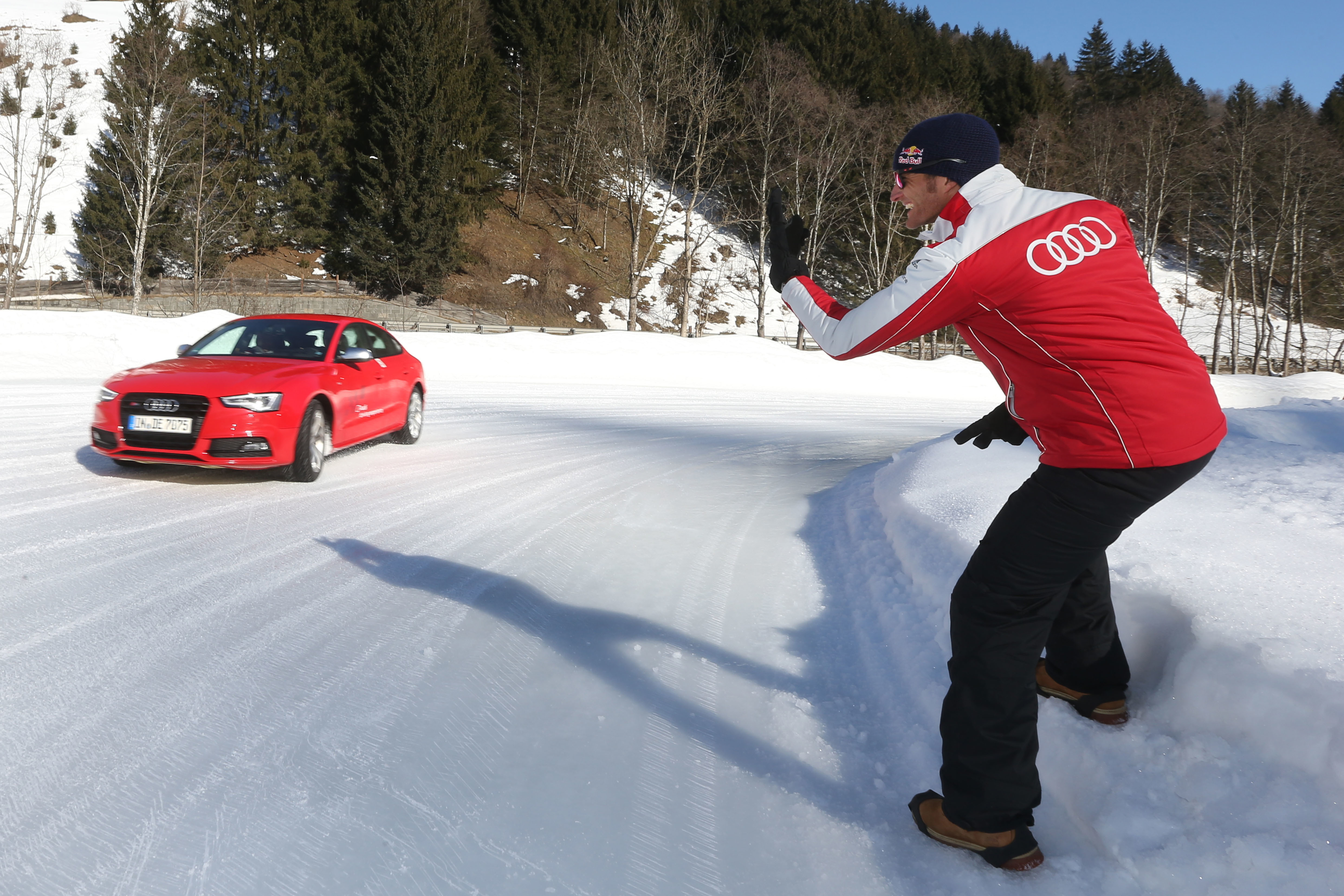 高效能四輪傳動系統，對操控與安全性都有幫助。